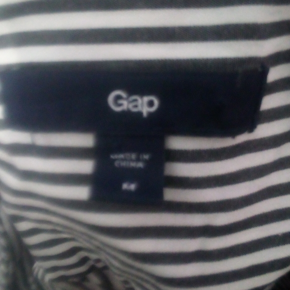 Gap Top - Picture 7 of 7